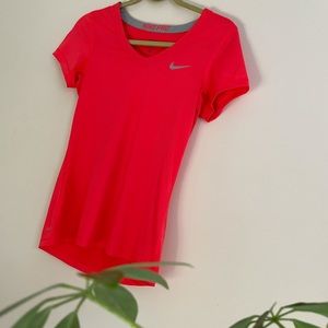 Nike Pro Women’s Shirt (DRI-FIT)